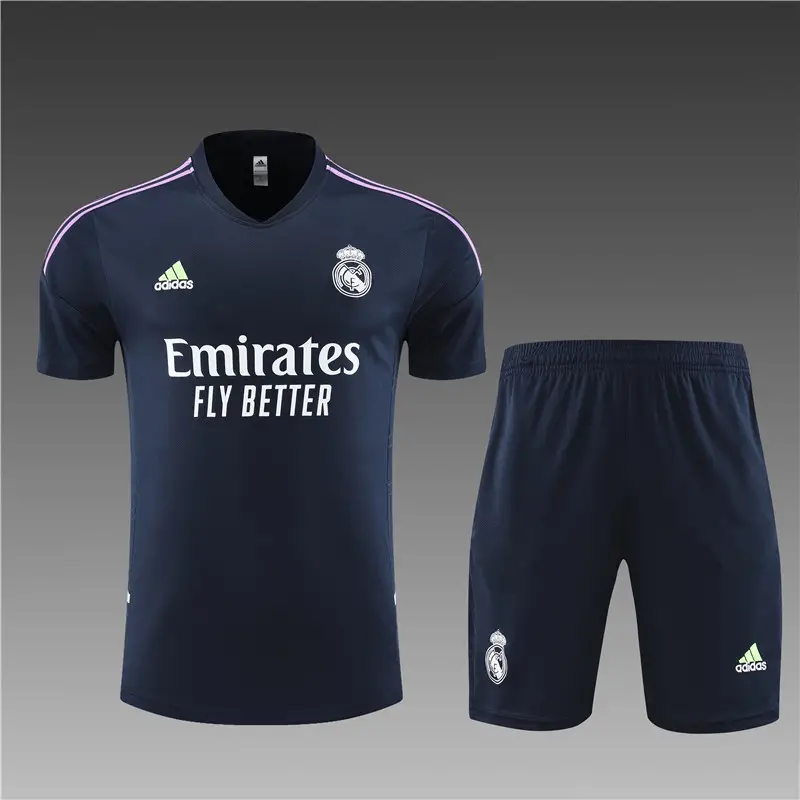 طقم لباس فريق ريال مدريد - الصورة 14