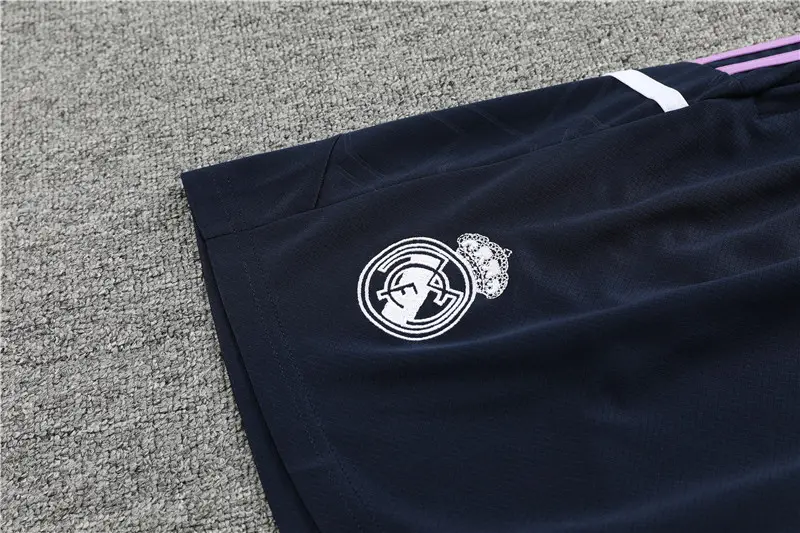 طقم لباس فريق ريال مدريد - الصورة 10