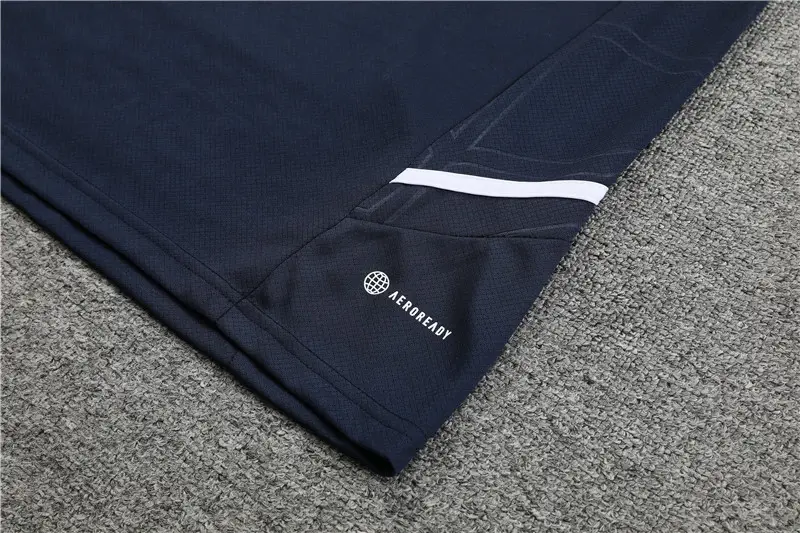 طقم لباس فريق ريال مدريد - الصورة 8