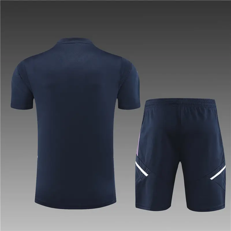 طقم لباس فريق ريال مدريد - الصورة 2